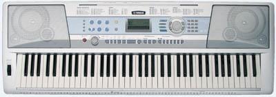 Yamaha Portable Grand DGX200, DGX300 a DGX500 Muzikus
