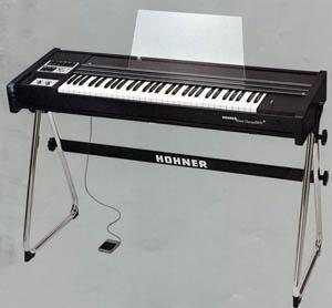 pódiové sestavy slavných klávesistů - Stevie Wonder