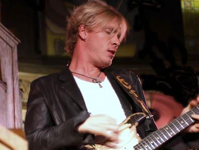 Co nového u kytarových velikánů... - Kenny Wayne Shepherd