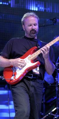 Daryl Stuermer - exkluzivní rozhovor s kytaristou Genesis