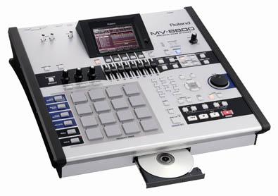 Roland MV-8800 - (ne)přenosné produkční studio