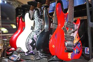 Backstage/zvuk/studio: Joe Satriani