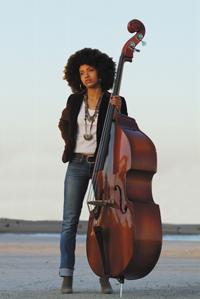 Esperanza Spalding - Groove v sukni