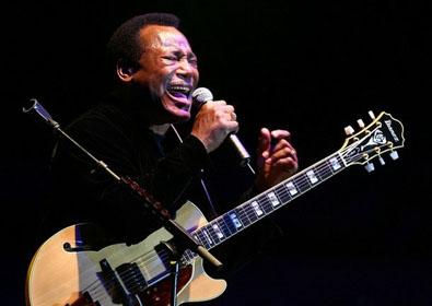 Co nového u kytarových velikánů… - George Benson