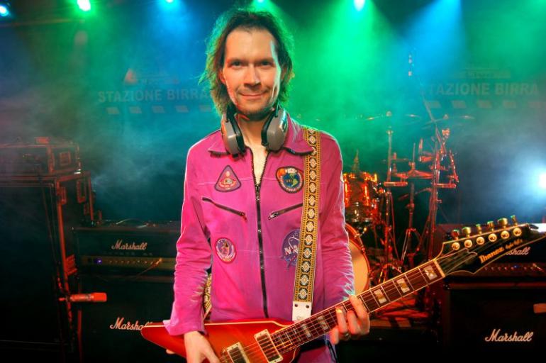 PAUL GILBERT & PRESONUS