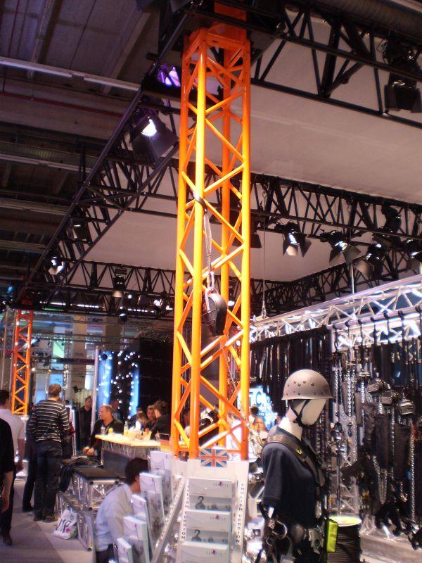 Musikmesse a Prolight + Sound 2012 - Barevná pódiová konstrukce německé firmy Safetex
