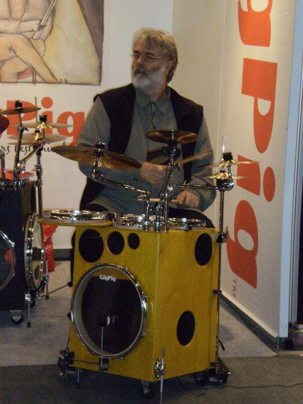 Musikmesse a Prolight + Sound 2012 - Miniaturní bicí souprava značky GigPig
