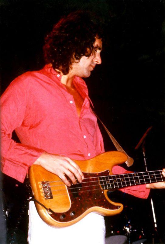 John Illsley - Bass profil