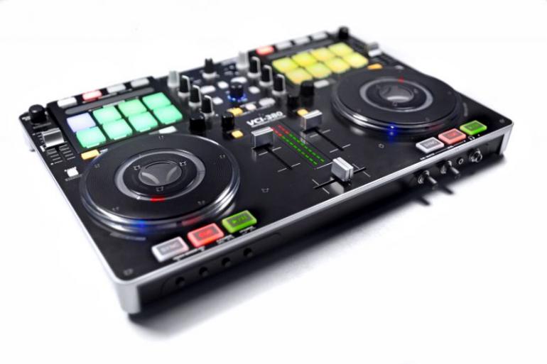 Vestax: VCI-380 + Serato Scratch Live