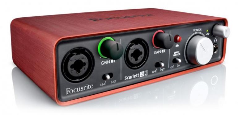 Focusrite Scarlett 2i2 - externí USB zvuková karta