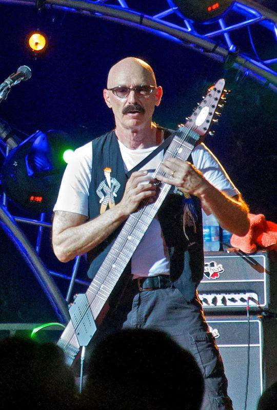 Bass profil - Tony Levin