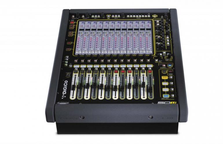 DiGiCo SD11 - digitální mixpult do devatenáctipalcového racku s překvapujícími možnostmi