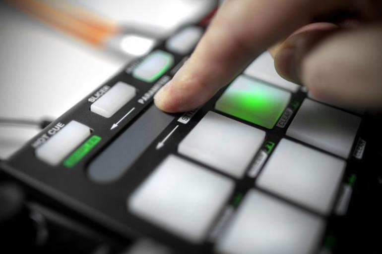 Vestax: VCI-380 Serato DJ