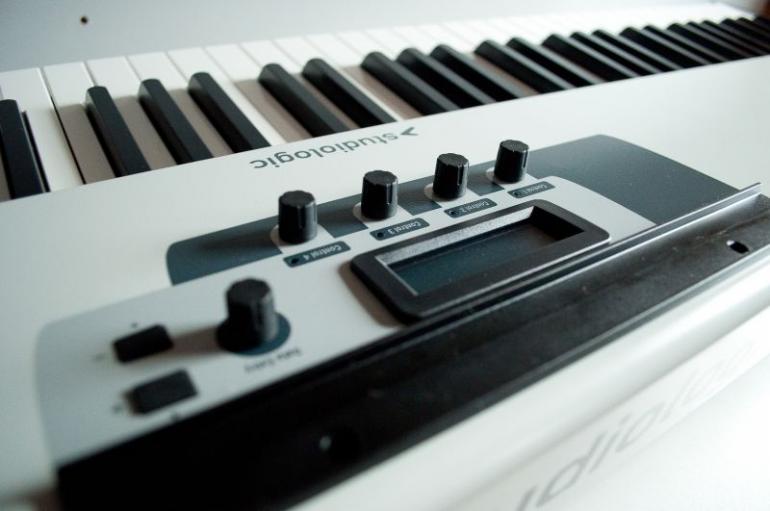 Studiologic Acuna 88 - řídicí MIDI klaviatura