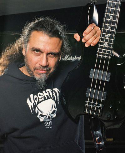 Bass profil - Tom Araya