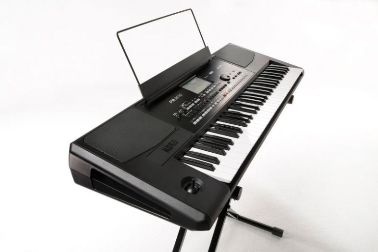 Korg Pa300 - professional arranger