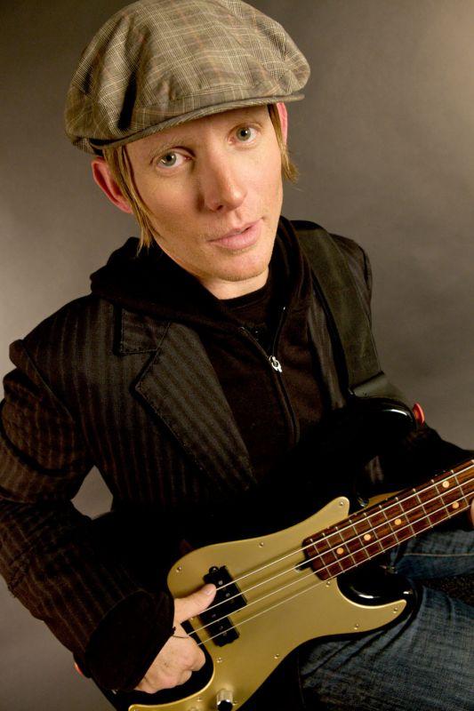 Bass profil - Chris Chaney