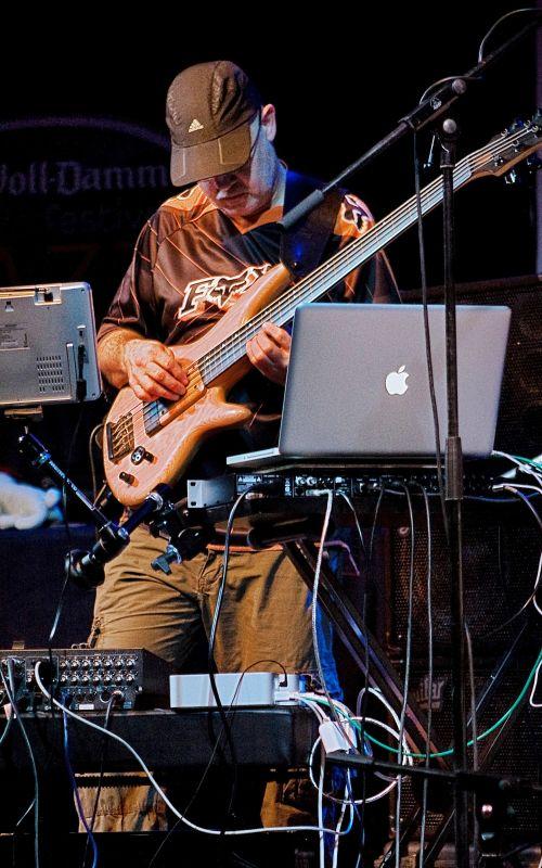 Gary Willis - Markneukirchenské basové hlavolamy II