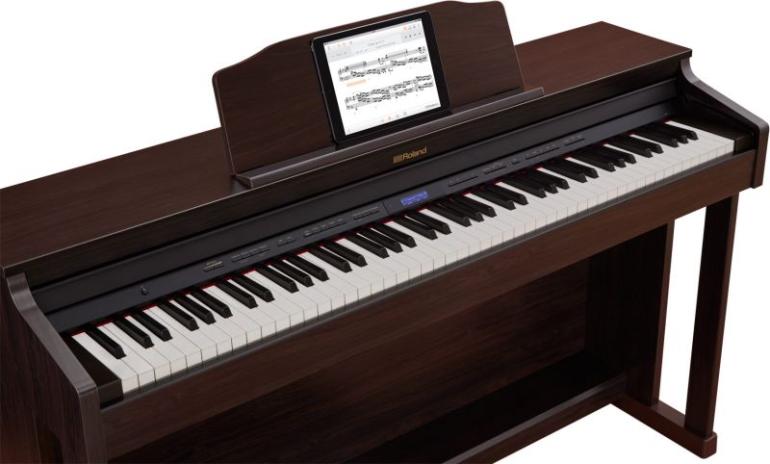 Roland: HP601 Digital Piano