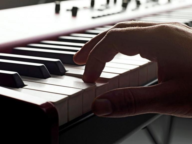 Rockové klávesy - Nastavení křivky dynamiky úhozu u klávesových nástrojů, část 1