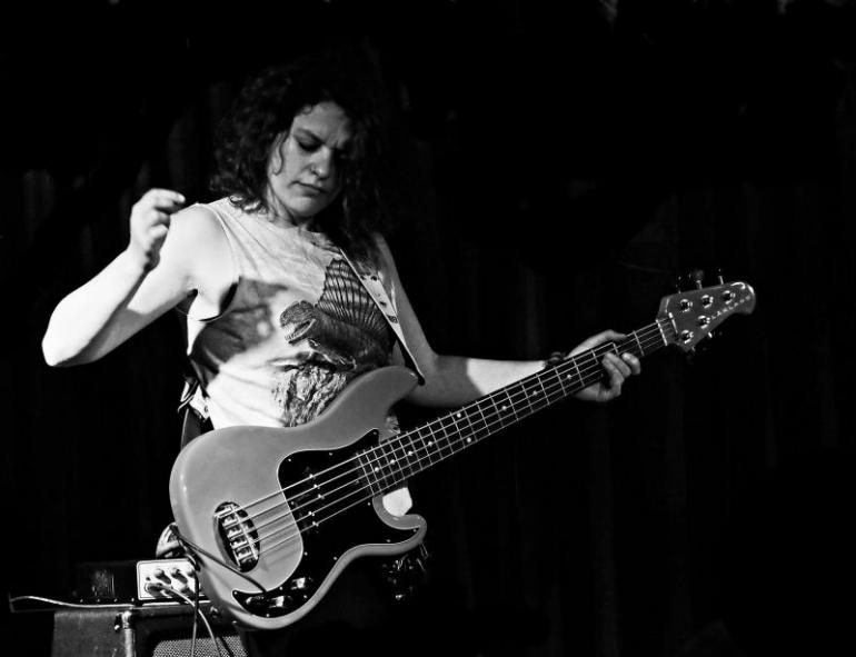 Bass profil - Julie Slick