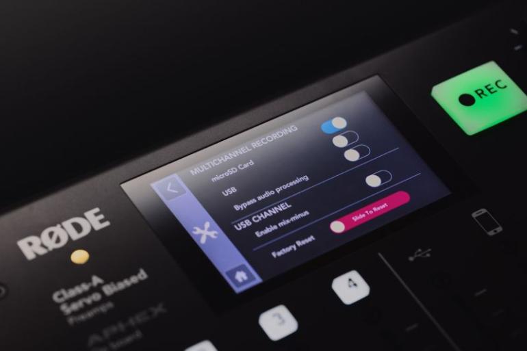 RØDE Microphones: RØDECaster Pro nově s multitrack záznamem i bez počítače