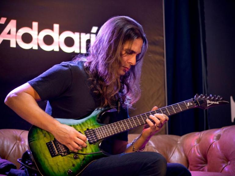 Kiko Loureiro - Thrashový Menšík