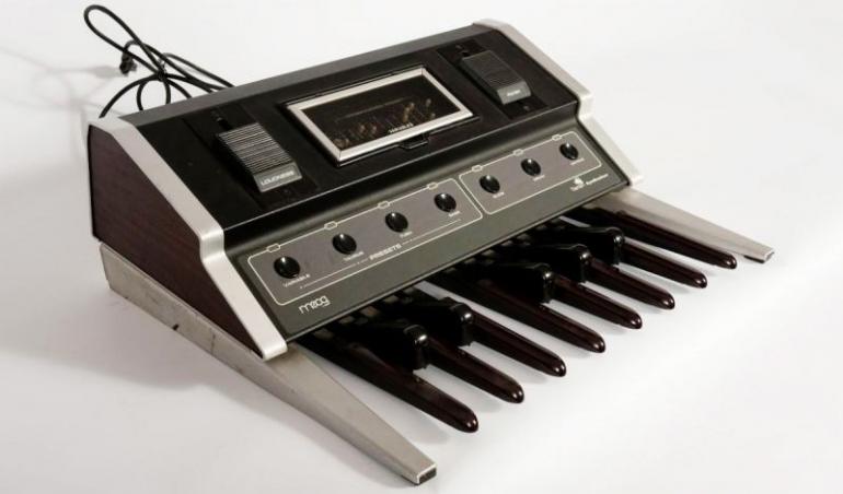 Rockové klávesy - Pedály Moog Taurus Bass
