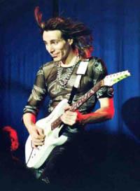 Steve Vai - pódiové sestavy slavných kytaristů