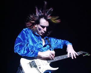 Co nového u kytarových velikánů - Steve Vai