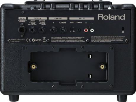Roland Acoustic Chorus AC-33 - kombo pro elektroakustické nástroje a zpěv 