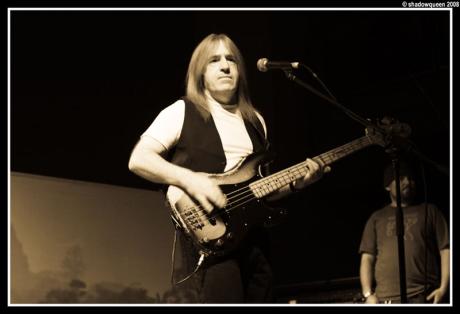 Trevor Bolder - Bass profil