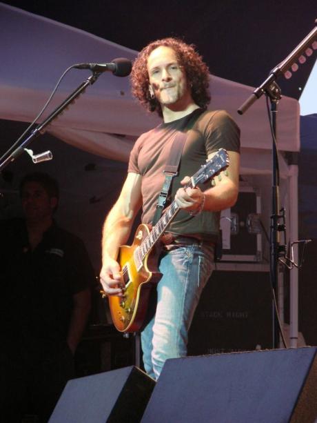 Pódiové sestavy slavných kytaristů 125 - Vivian Campbell