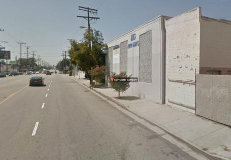 Sídlo ESP North Hollywood tak jak jej zobrazí Google Street View. Někde poblíž by měla stát nová tovární hala.