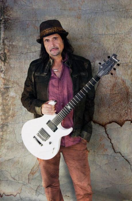 Kytaroví velikáni - Phil Campbell