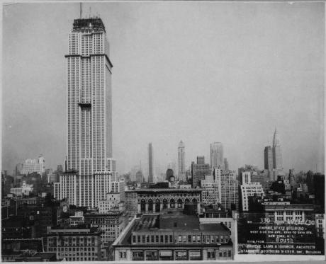 Empire State Building půl roku před otevřením