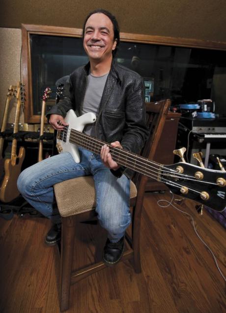 Mike Inez - Bass profil