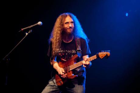 Kytaroví velikáni - Guthrie Govan