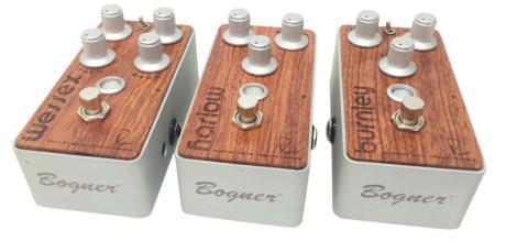 Custom úprava s čelním panelem z exotického dřeva