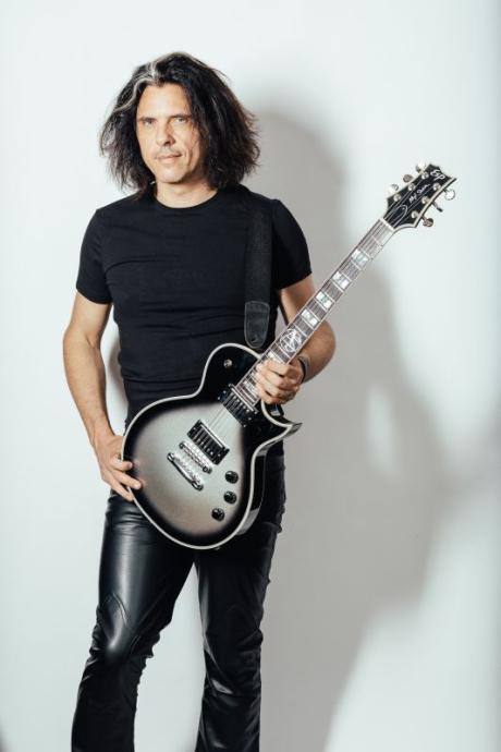 Alex Skolnick a Dennis Chambers jako profesoři na Bass Camp 2016