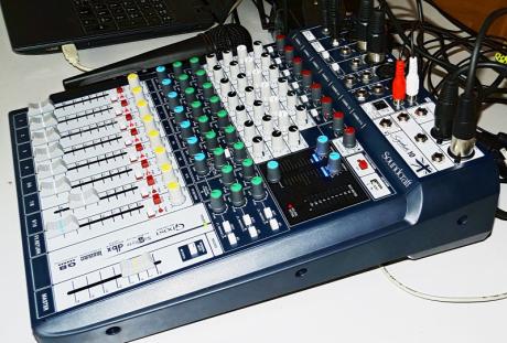 Soundcraft Signature 10 - zařízení, které rozšiřuje možnosti úpravy zvuku