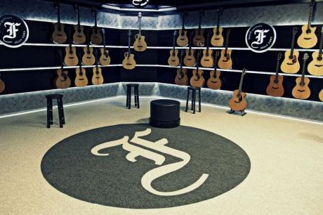 Nový showroom kytar Furch v Brně