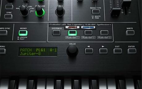 Roland System-8 - všestranný performance syntezátor