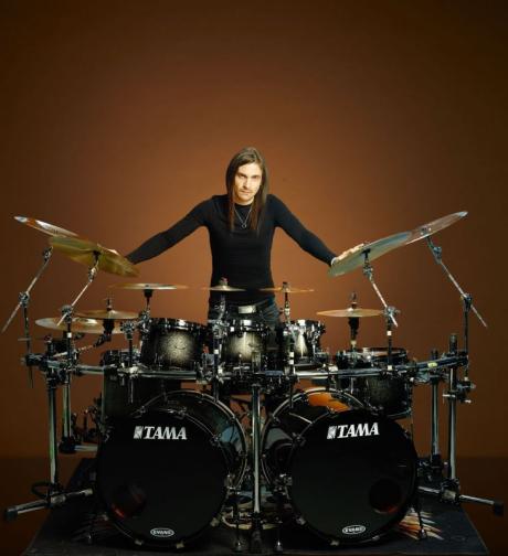 Sebastian Lanser - neuvěřitelně technicky vyspělý bubeník 