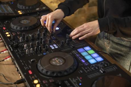 Pioneer DJ: DDJ-800