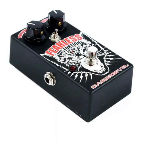 Daredevil Pedals Fearless Distortion - ručně vyráběná kytarová krabička s agresivním, ale vyváženým zvukem