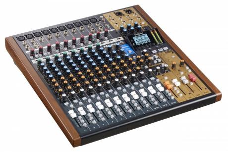 Tascam: Model 16