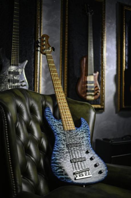 Společnost Warwick GmbH se stává držitelem výhradní licence značky Sadowsky Guitars Ltd.