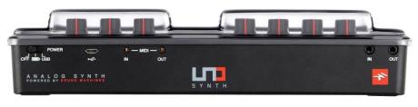 IK Multimedia UNO Synth - analogový monofonní syntezátor, sekvencer a arpeggiátor