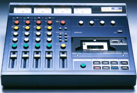 Tascam Model 12 - analogový mixážní pult 